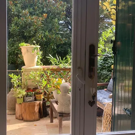 Valbois Bed & Breakfast 3*