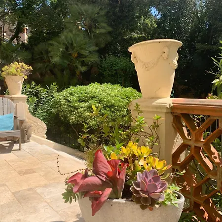 Valbois Bed & Breakfast Cannes